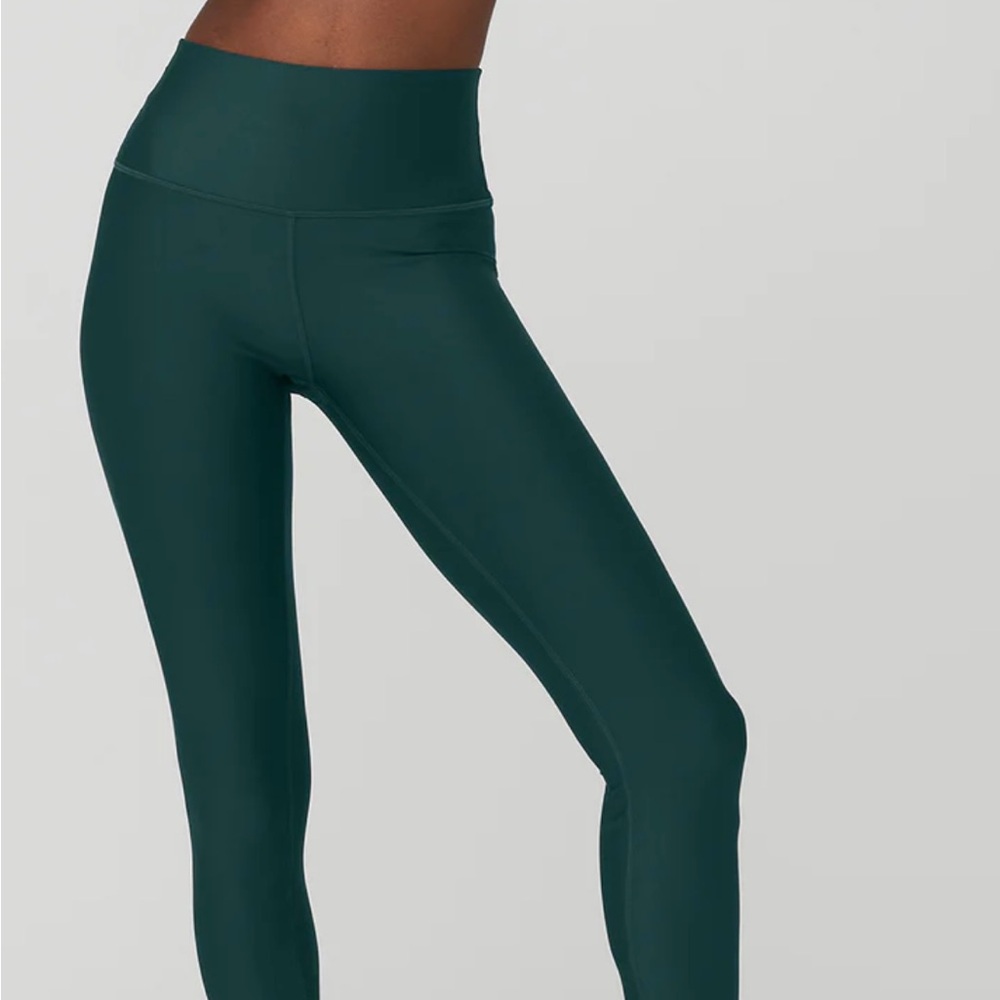 COPY - Alo yoga set in forrest green!